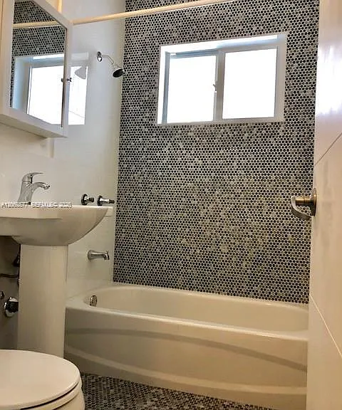 105 S Shore Dr #5 — Photo 4