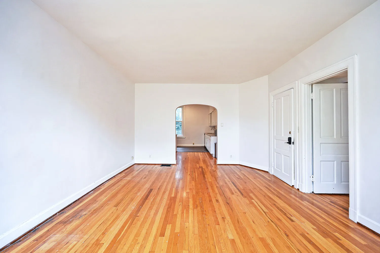 2 bed, 1105 sqft, $1,749 — Photo 4
