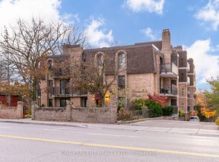 15390 Yonge St #406, Aurora, ON L4G1N8