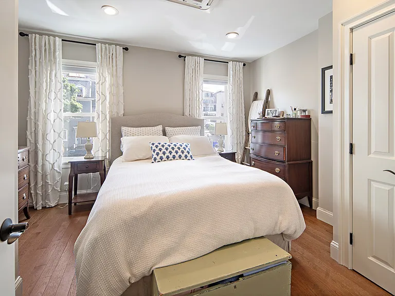 28 Emerson St — Photo 12