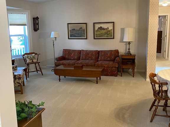 3rd image of 1311 Ascot Ct