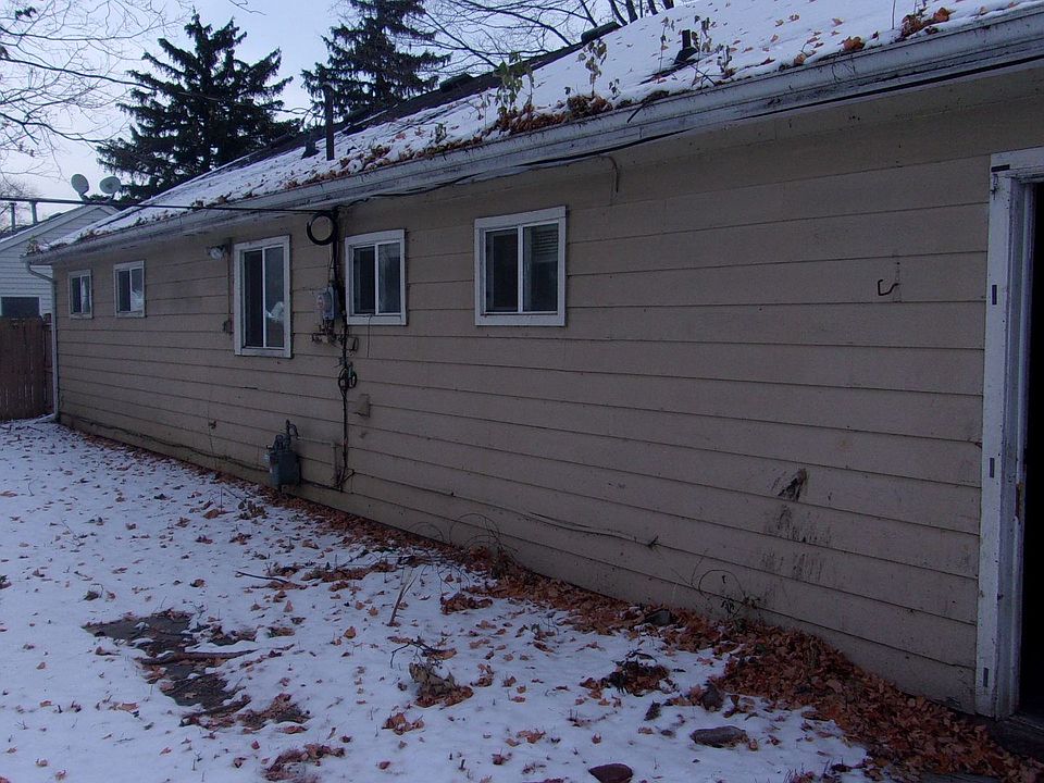 2nd image of 148 Sturm St