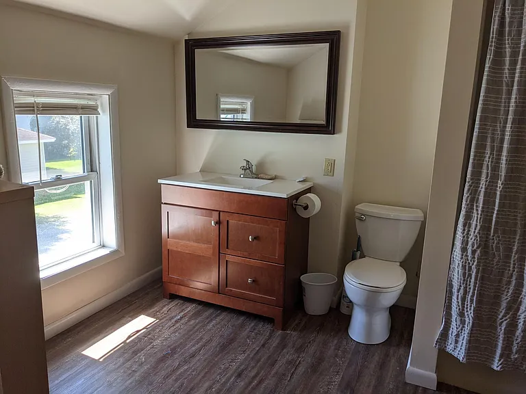 33 N Main St #B — Photo 9
