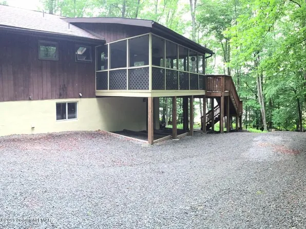 Lake Dr East F-813, Clifton, PA 18424