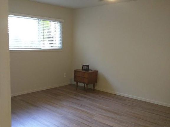 5th image of 22626 E Cliff Dr