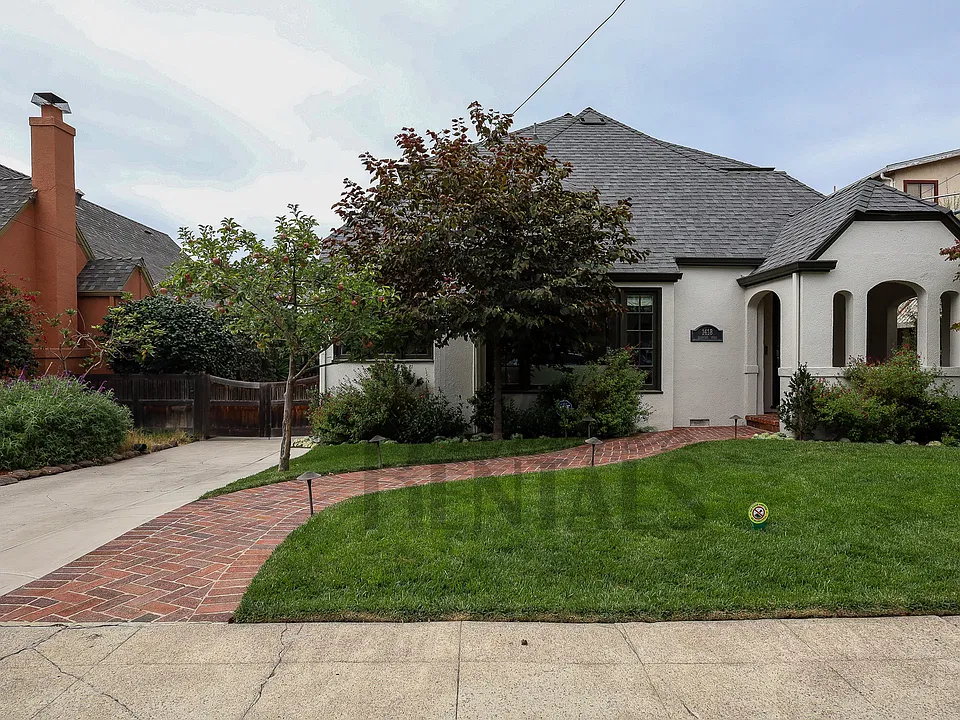 1418 Barrows Rd
