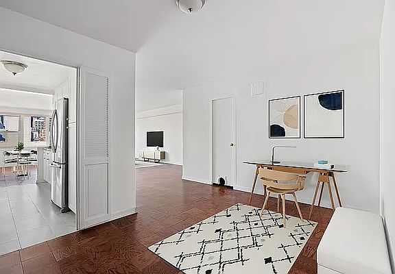 5th image of 305 E 24th St APT 17-C
