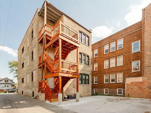 2nd image of 6344 N Artesian Ave #G