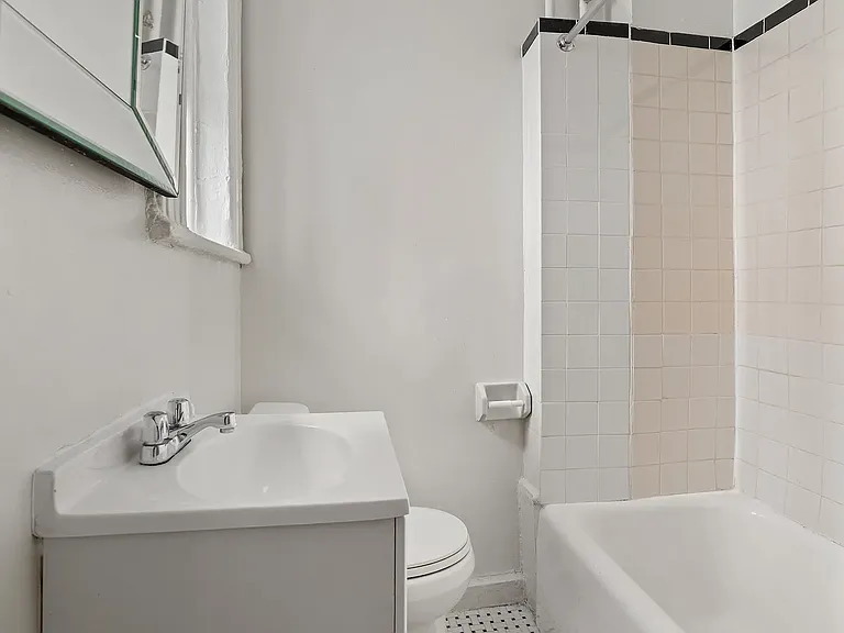 270 W 12th St #5A — Photo 16