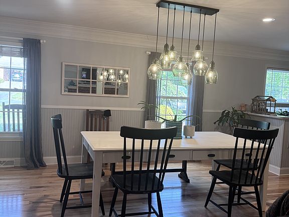 3rd image of 190 Westridge Cir
