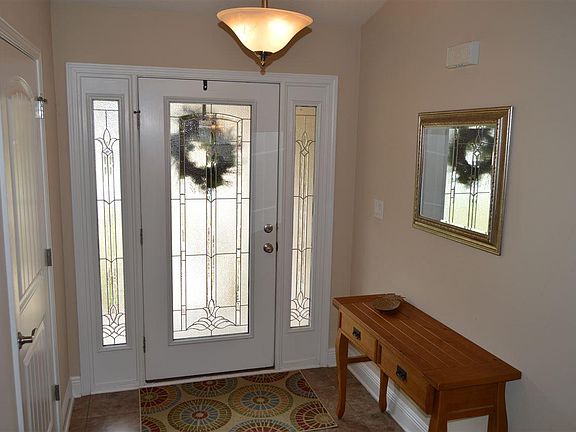 3rd image of 1922 Larkspur Cir