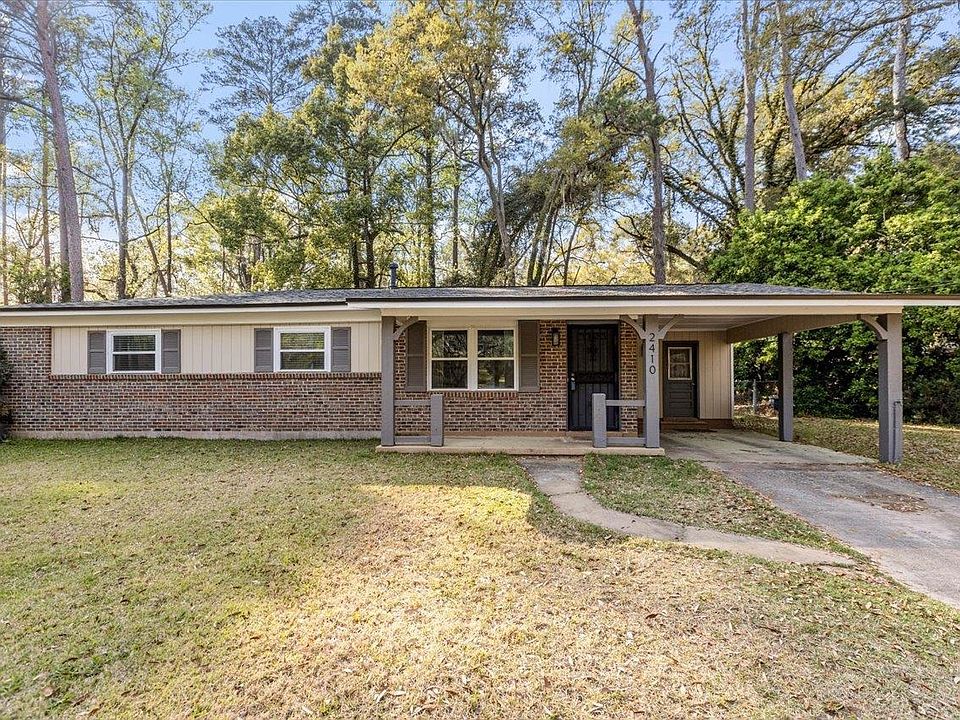 1st image of 2410 Banyan Dr