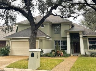 105 Navato Blvd, Hollywood Park, TX 78232