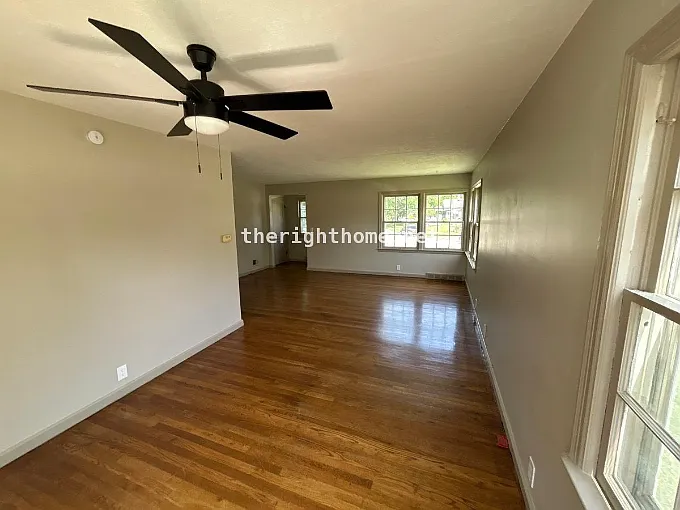 2886 Martin Ave — Photo 3