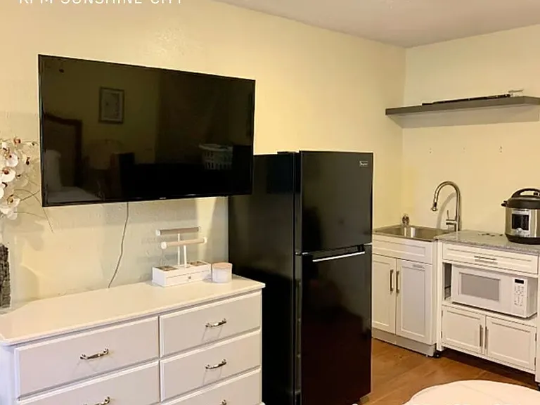 3110 W Euclid Ave #B — Photo 4