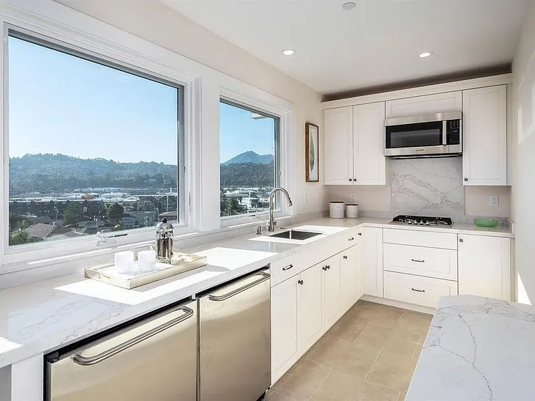 60 Marina Court Dr — Photo 19
