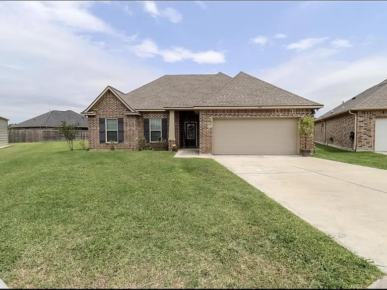 4401 Sweetgum Dr — Photo 1