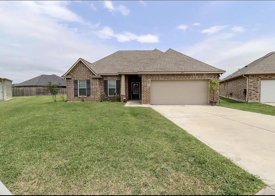 4401 Sweetgum Dr