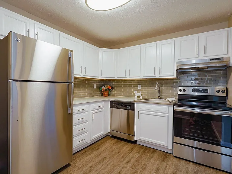 The Evalee Apartments — Photo 60
