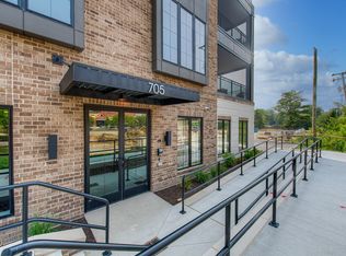 704 Pawnee Rd #400, Carmel, IN 46032