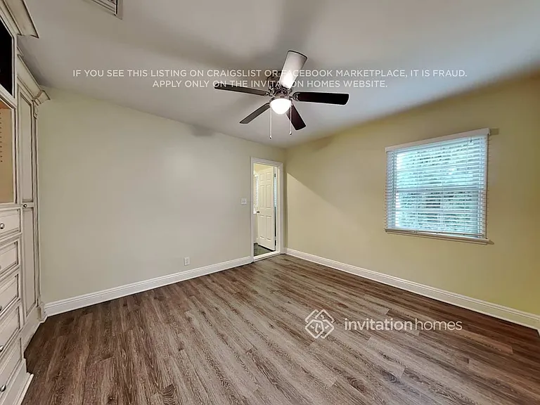2906 N Frederic St — Photo 9