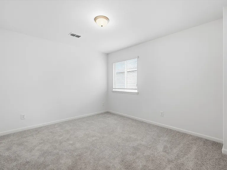 186 Balboa Ln — Photo 13