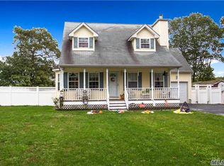 247 Avenue C, Ronkonkoma, NY 11779