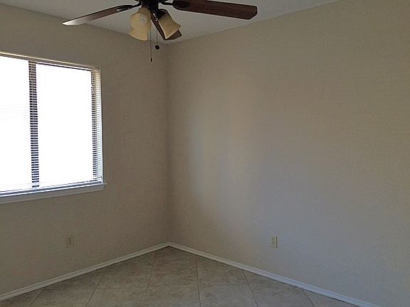 4th image of 4113 Fossil Ridge Dr