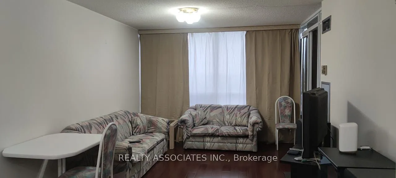 3 bed, $2,750 — Photo 2