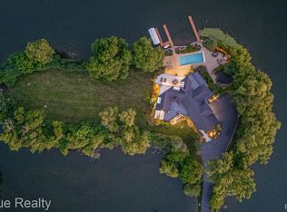 4912 Oakwood Ct, Commerce Township, MI 48382