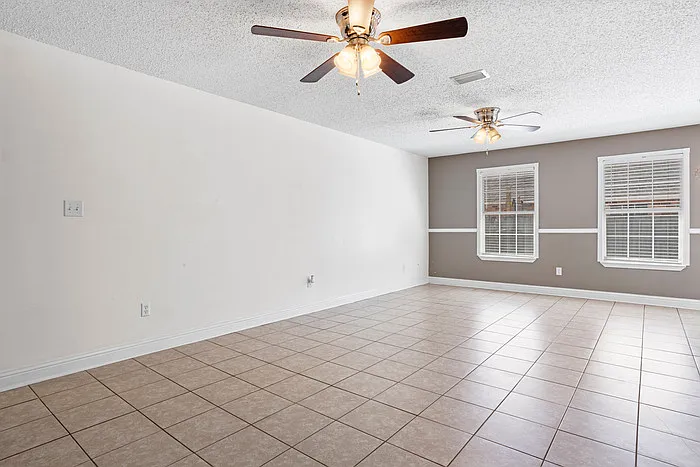 1517 Porpoise St — Photo 5