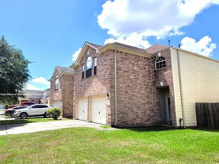 822 Forest Thicket Ln — Photo 3