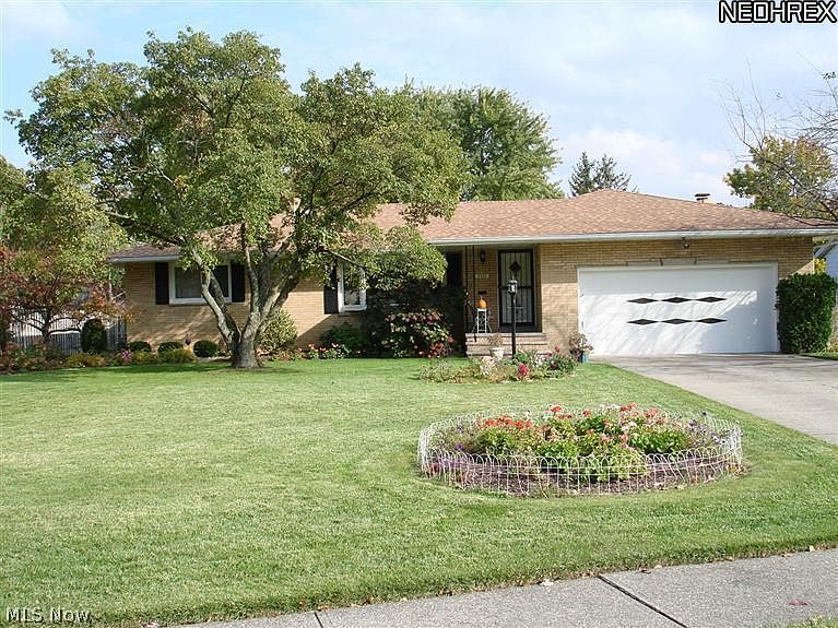 1st image of 8489 Oxford Dr