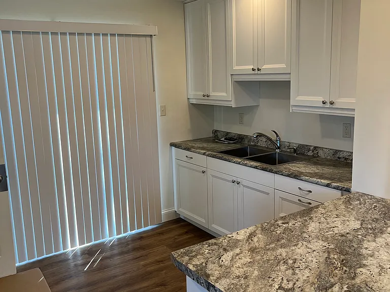 1631 W Wisconsin Ave — Photo 3