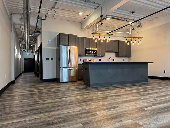 4th image of 200 W College Ave #206
