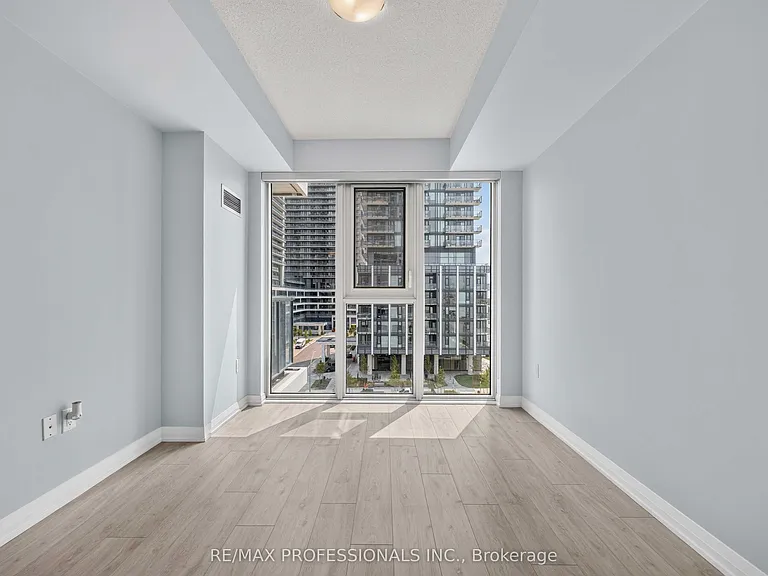 9000 Jane St #522 — Photo 17