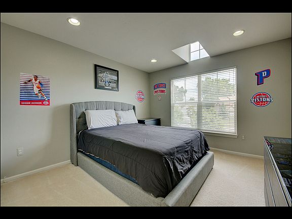 2nd image of 4968 Lake Crest Dr