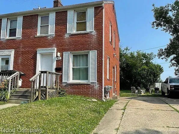 82 Spokane Dr, Pontiac, MI 48341