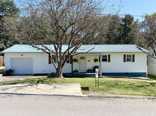 46 Suzanne St, Little Hocking, OH 45742