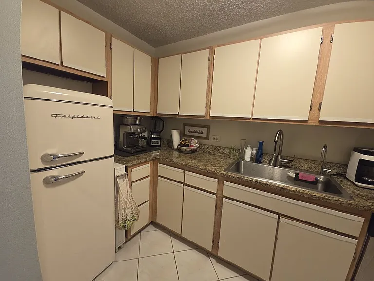 1122 N Clark St #1005 — Photo 4