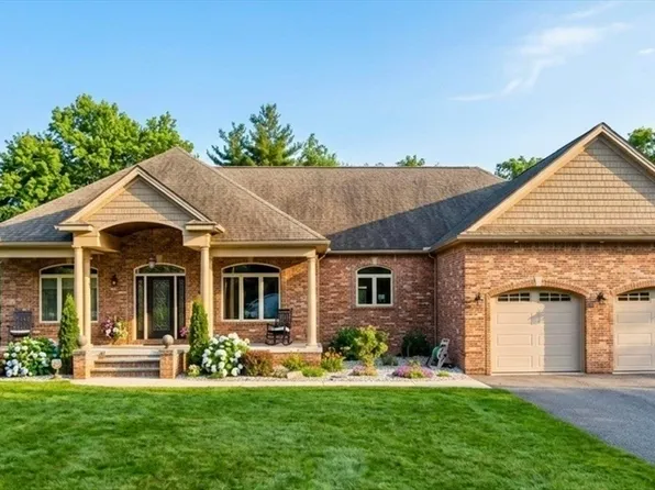 21 Marias Way, Ludlow, MA 01056