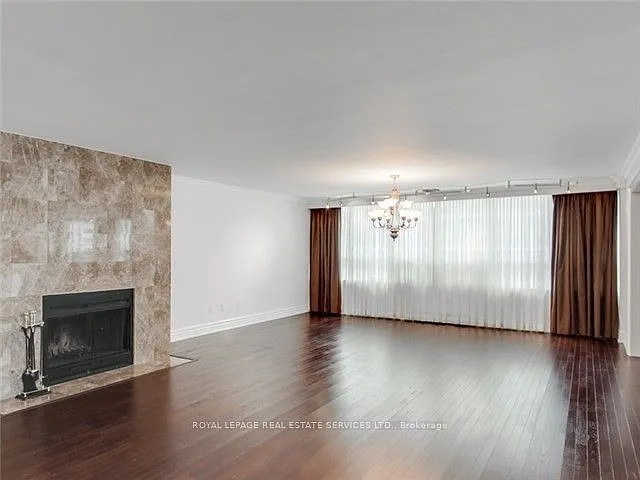 71 Charles St E #Penthouse 1605 — Photo 3
