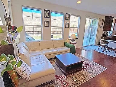 311 Crestridge Ct — Photo 4