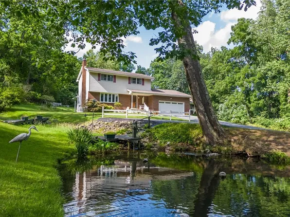 6111 Woodlawn Dr, Zionsville, PA 18092