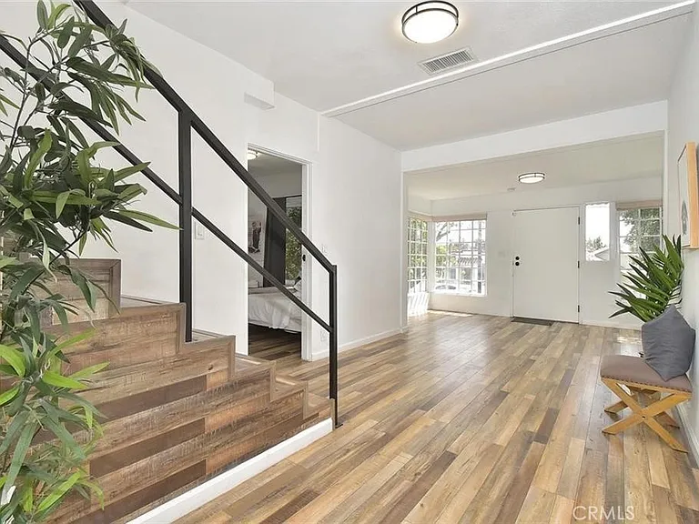 757 N Loma Vista Dr — Photo 10