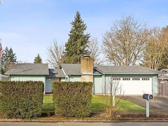 2nd image of 4314 NE Wildrose Dr