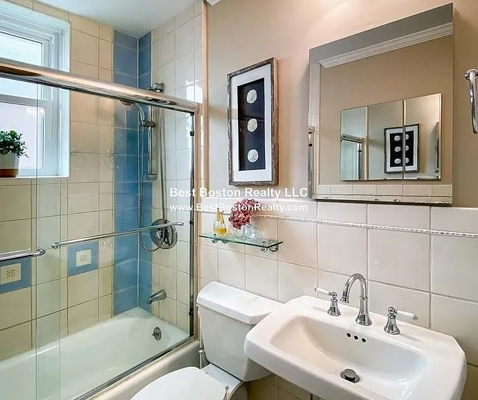 33 Longwood Ave #3 — Photo 5