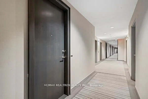 105 The Queensway #504 — Photo 20