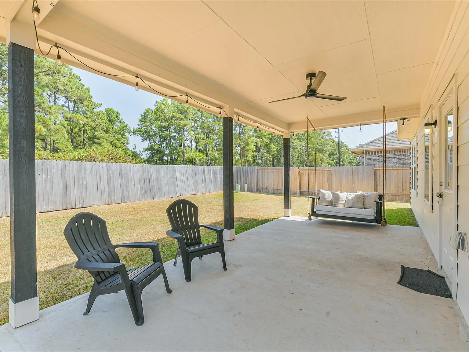 4 bed, 2.5 bath, 2573 sqft, $2,400 — Photo 4
