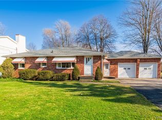 79 Heim Rd, Williamsville, NY 14221